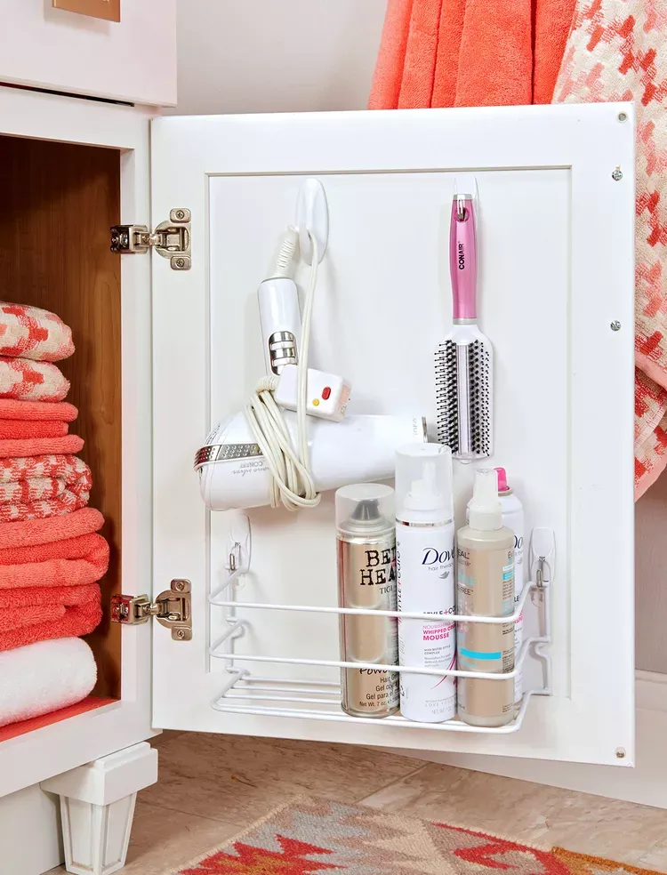 Cleaning supply storage cabinet