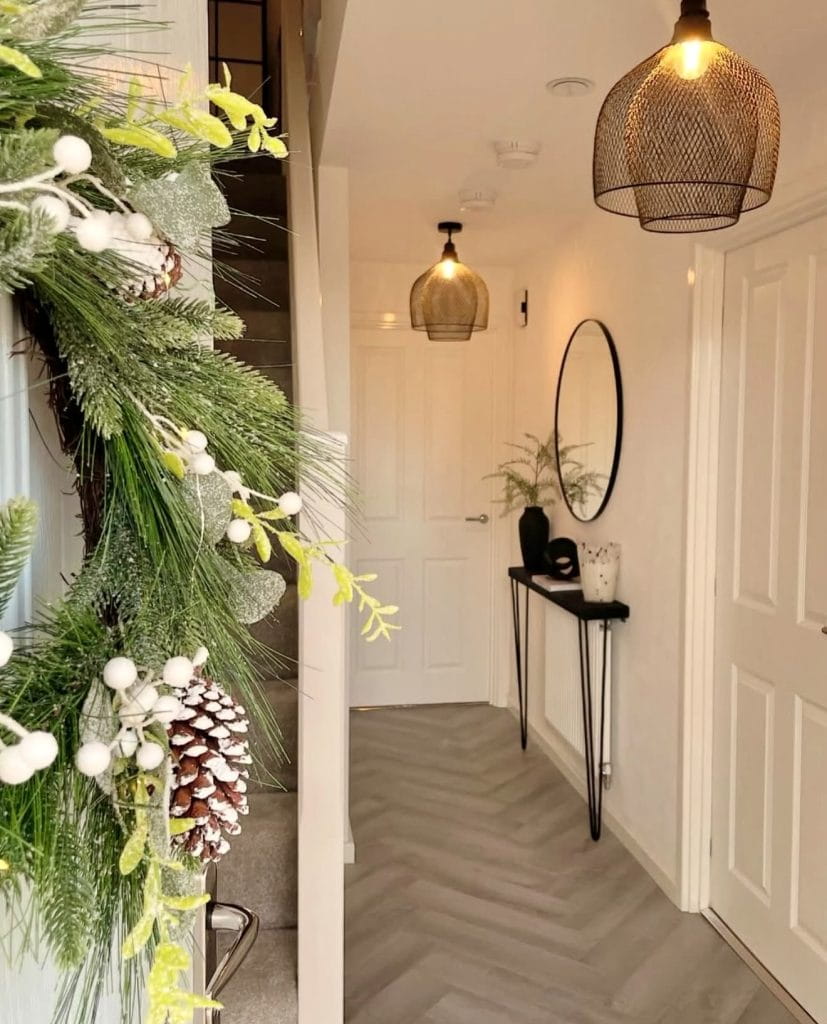 “7 Hallway Decor Ideas That Make a Stunning First Impression” Create a Warm and Inviting Seasonal Entrance