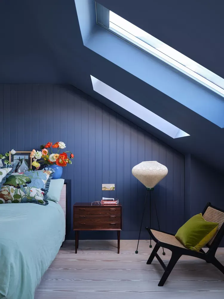 7 Modern Bedroom Paint Ideas To Instantly Elevate Your Space Deep Ocean Blue