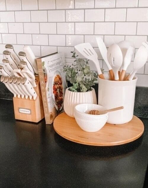 White Kitchen Decor